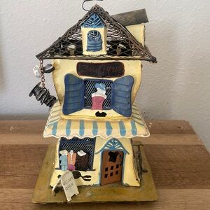 Boutique shop candle holder